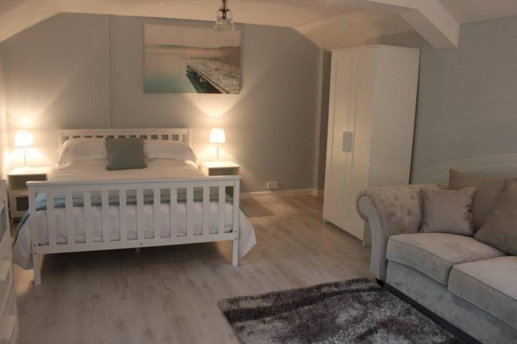 The Little Acorn Apartment Лидни Екстериор снимка